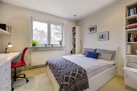 26 Dunstan Road, London, NW11 8AA