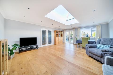 23 Leazes Avenue, Chaldon, Caterham, CR3 5AG