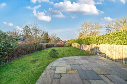 23 Leazes Avenue, Chaldon, Caterham, CR3 5AG