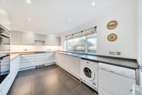 23 Leazes Avenue, Chaldon, Caterham, CR3 5AG