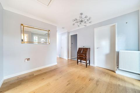 23 Leazes Avenue, Chaldon, Caterham, CR3 5AG