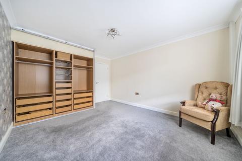 23 Leazes Avenue, Chaldon, Caterham, CR3 5AG