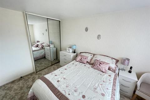 4 Denning Drive, Wirral, CH61 4YH