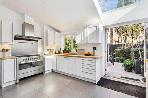 4 bedroom terraced house for sale, St. Georges Road, London