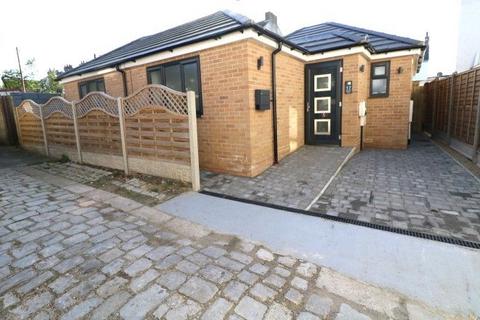 2 bedroom detached bungalow for sale, Coulman Street, Gillingham