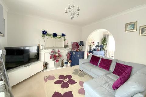 14 Brian Avenue, Waltham, Grimsby, DN37 0JS