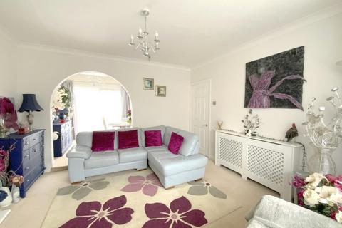 14 Brian Avenue, Waltham, Grimsby, DN37 0JS