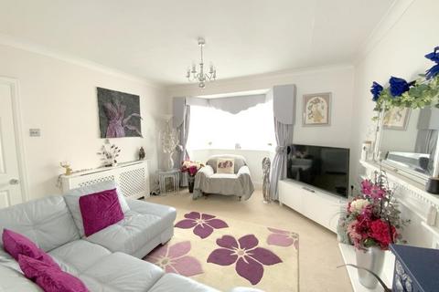 14 Brian Avenue, Waltham, Grimsby, DN37 0JS