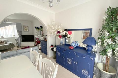 14 Brian Avenue, Waltham, Grimsby, DN37 0JS