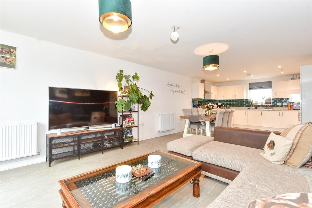 Lounge/Kitchen