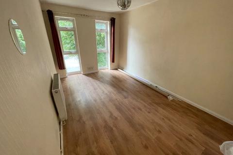 2 bedroom flat for sale, Elderberry Close, Luton, Bedfordshire, LU2 8JD