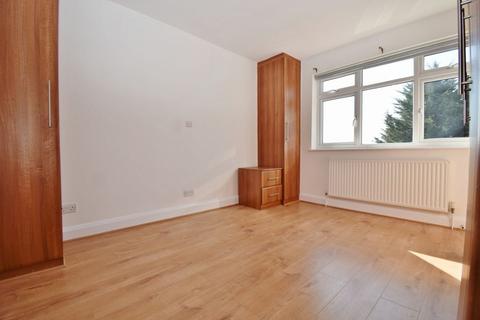 28 The Ridgeway, North Harrow, Harrow, HA2 7QN