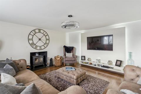 3 bedroom cottage for sale, Coursers Road, Colney Heath, AL4