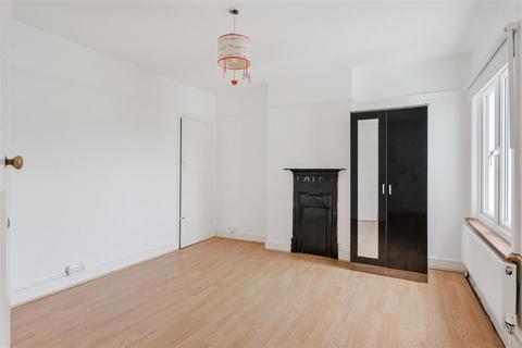 32 Chase Road, Epsom, KT19 8TL