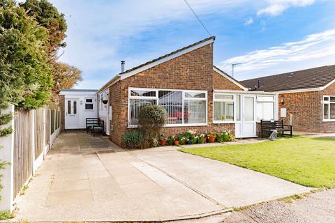 4 bedroom detached bungalow for sale, The Cobbleways, Winterton-On-Sea