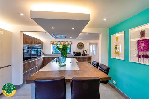 5 bedroom detached house for sale, Greystone Close, Tickhill, Doncaster
