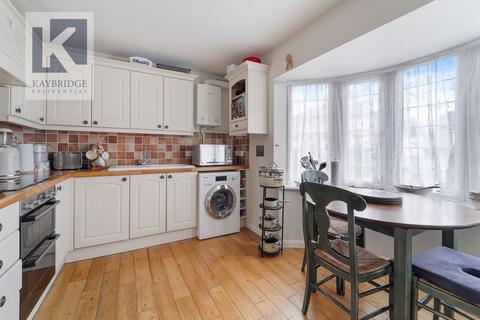 3 bedroom semi-detached house for sale, Cardinal Close, Worcester Park, KT4