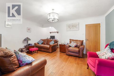 3 bedroom semi-detached house for sale, Cardinal Close, Worcester Park, KT4