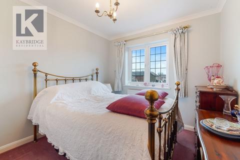 44 Cardinal Close, Worcester Park, KT4 7EH