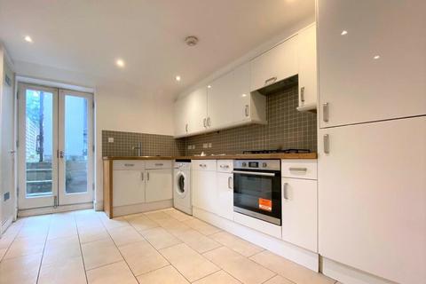 4 bedroom apartment to rent, Reighton Road, London, E5