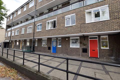 3 bedroom maisonette to rent, Caldwell Street Stockwell SW9