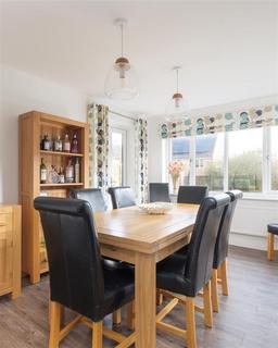 25 Balmoral Crescent, Lodge Moor, Sheffield, S10 4NE