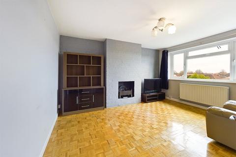 2 bedroom maisonette to rent, West Mead, Ruislip, HA4