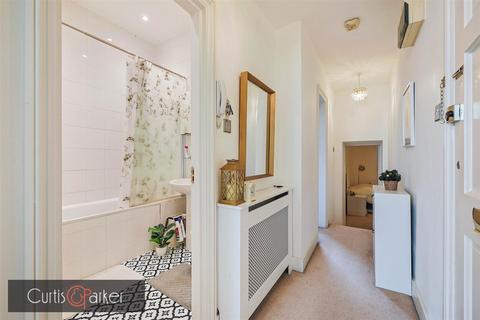 2 bedroom flat for sale, Finborough Road, London