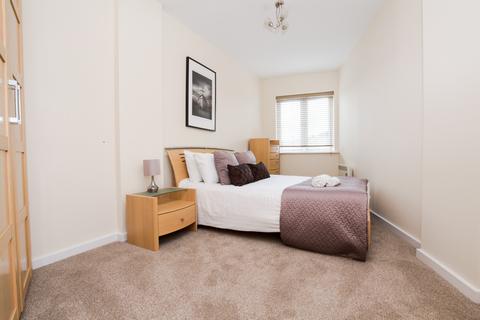 2 bedroom apartment to rent, High Street, Crawley, RH10