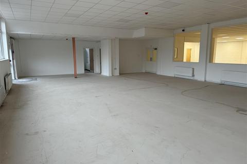 Warehouse to rent, Roseville Road, Leeds LS8