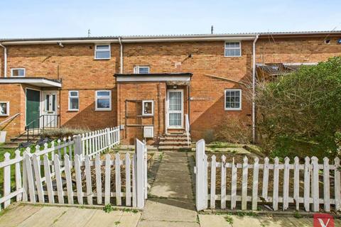 69 Denham Close, Luton, LU3 3TT