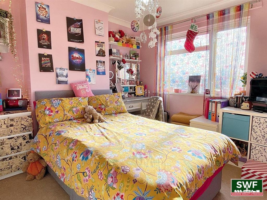 Bed2(2).jpg
