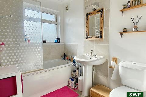 86 Blackburn Avenue, Wolverhampton, WV6 9LQ