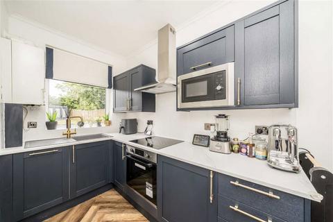 155 Broad Walk, Kidbrooke, London, SE3 8NF