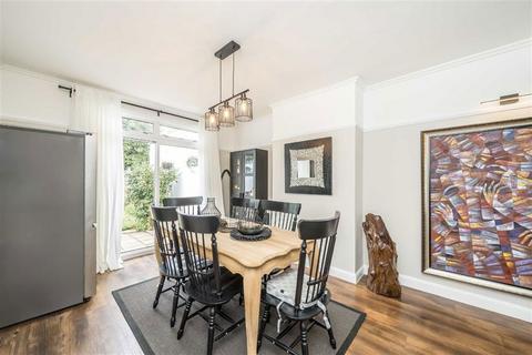 155 Broad Walk, Kidbrooke, London, SE3 8NF