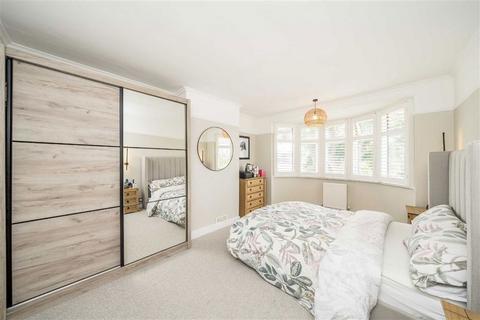 155 Broad Walk, Kidbrooke, London, SE3 8NF