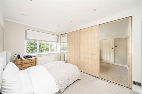 155 Broad Walk, Kidbrooke, London, SE3 8NF