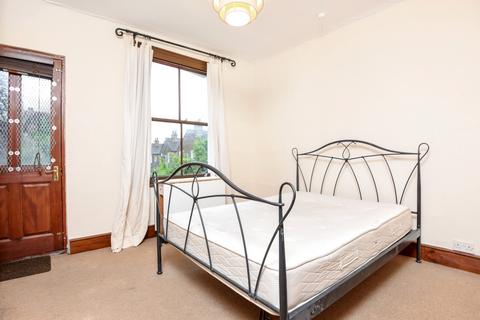 2 bedroom flat to rent, Woodbury Street Tooting  SW17