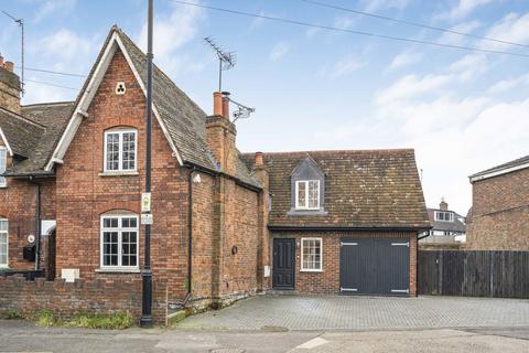 5 bedroom end of terrace house for sale, Wraysbury Road, Staines-upon-Thames, Surrey, TW18