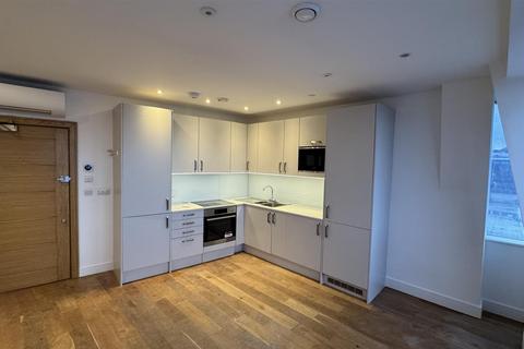 1 bedroom flat to rent, High Street, Feltham