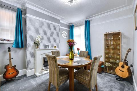 3 bedroom semi-detached house for sale, Queens Road, Beeston, Nottingham