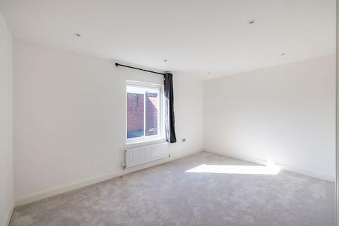 2 bedroom flat for sale, Victoria Road, Horley, RH6