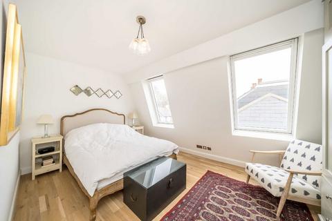 5 bedroom house to rent, Staveley Gardens, London W4