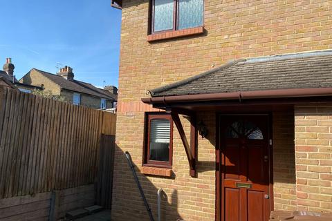 1 bedroom terraced house to rent, Peatfield Close, Sidcup DA15