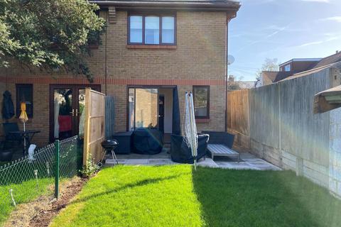 1 bedroom terraced house to rent, Peatfield Close, Sidcup DA15