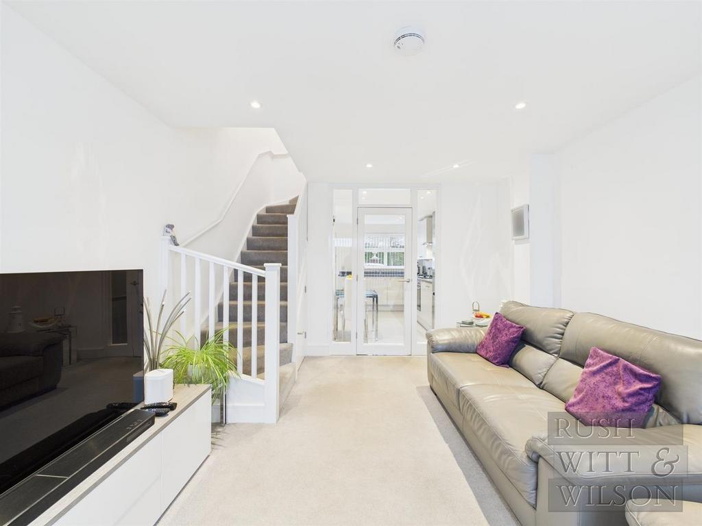 CAM03417 G0-PR0574-STILL013.jpg