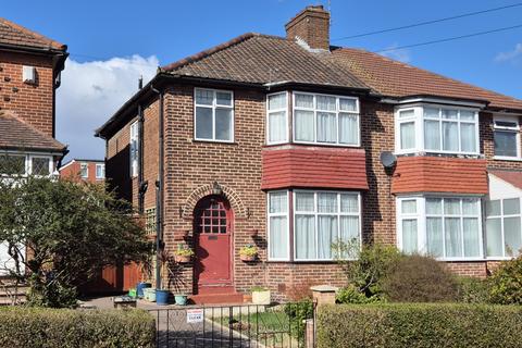 3 bedroom semi-detached house for sale, Crummock Gardens, Kingsbury