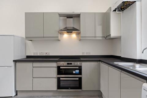 1 bedroom in a house share to rent, 44 Chapel Street, Devon PL1