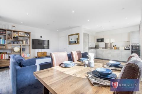 3 bedroom flat for sale, Peregrine Point, 3, Alma Road, London, EN3