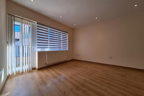 2 bedroom flat to rent, Red Lion Square, Wandsworth High Street, London